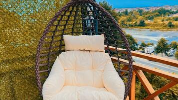 Deluxe Bungalow 2, Sea View | Balcon