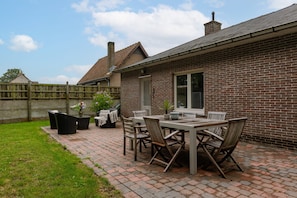 House, Accessible | 3 bedrooms, desk, Internet - Holiday Home in Quiet Neighbourhood in De Panne (De Panne)