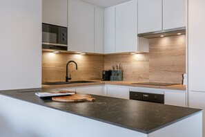 Apartment | 2 bedrooms, desk, Internet - Trendy Apartment in Koksijde Near the Beach (Koksijde)