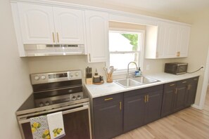 House - 5 min Walk to Notre Dame Modern Home 517 (South Bend)