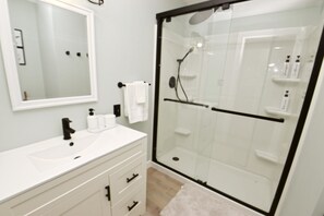 House | 3 bedrooms, Internet - 5 min Walk to Notre Dame Modern Home 517 (South Bend)