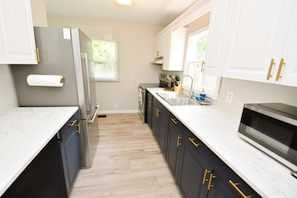 House | 3 bedrooms, Internet - 5 min Walk to Notre Dame Modern Home 517 (South Bend)