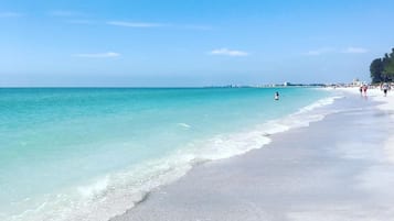 Beach nearby, sun loungers, beach towels
