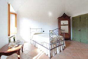 House, Patio | 3 bedrooms, cribs/infant beds, free WiFi, bed sheets - La Casa Dei Nonni House With Private Pool Torino (Brozolo)