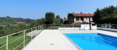 Piscine extérieure (ouverte en saison)