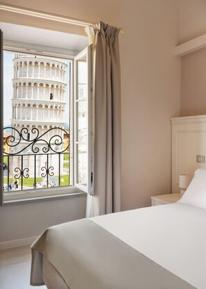 Panoramic Double Room, City View | Minibar, in-room safe, desk, laptop workspace - Prato dei Miracoli Residenza d'Epoca (Pisa)