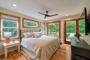 3 soverom, strykejern/-brett, wi-fi og sengetøy