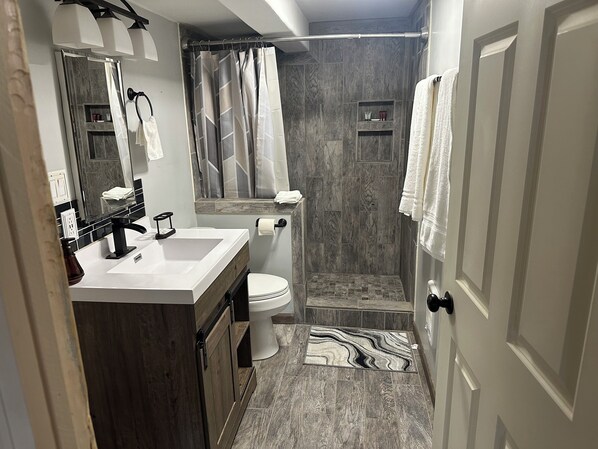 Towels, soap, shampoo, toilet paper