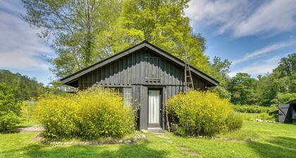 Highland 1850s Studio Barn on Sprawling 4.5 Acres!