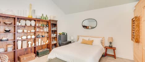 Apartment (0 Bedroom) | Interior