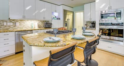 Exquisite Canal-front Home: Access to Lake Conroe!