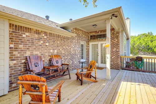 1 Mi to Stillhouse Hollow Lake: Texas Family Home