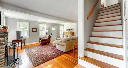 2 Mi to Dtwn: 2-acre Retreat w/ Large Yard!