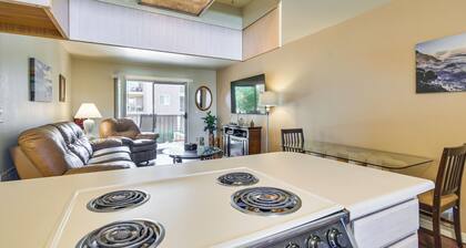 1 Mi to Beach: Lake Havasu City Condo w/ Balcony