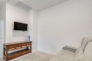 House (3 Bedrooms) | Interior - Modern Palm Desert Home w/ Community Pool! (Palm Desert)