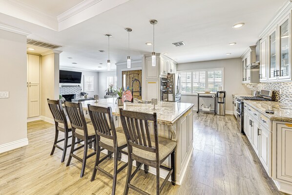 House (4 Bedrooms) | Interior