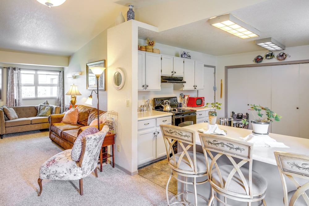2 Mi to Dtwn: Missoula Duplex w/ Fenced Yard
