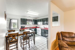 House (2 Bedrooms) | Interior - Quiet Dry Ridge Home w/ Yard - Near Ark Encounter! (Dry Ridge)