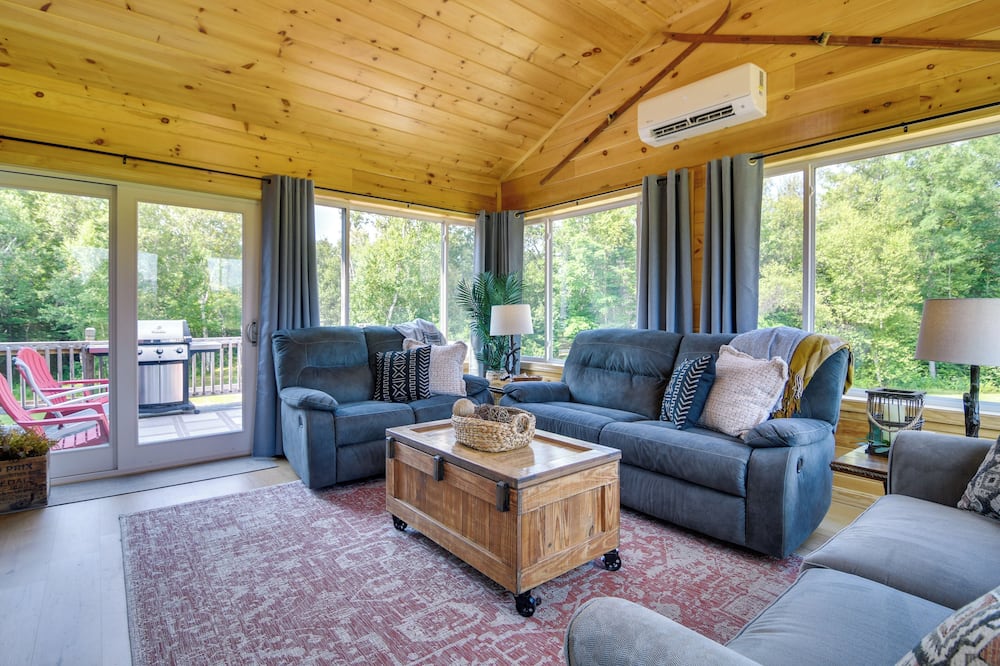 Mountain-view Maine Cabin: Ski, Hike & Bike! - Kingfield, ME