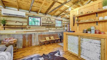 Apartment (0 Bedroom) | Interior