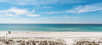 Calle Bonita | Gulf-Front Views + Fun Area with Much to Do!