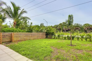 Interior - By Fort Pierce Inlet State Park! Condo w/ Yard (Fort Pierce)