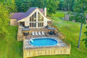 House (3 Bedrooms) | Interior - Lakefront Gladewater Retreat w/ Dock + Hot Tub! (Gladewater)