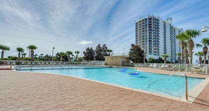 Ocean-view Miramar Beach Condo: Snowbird Friendly!