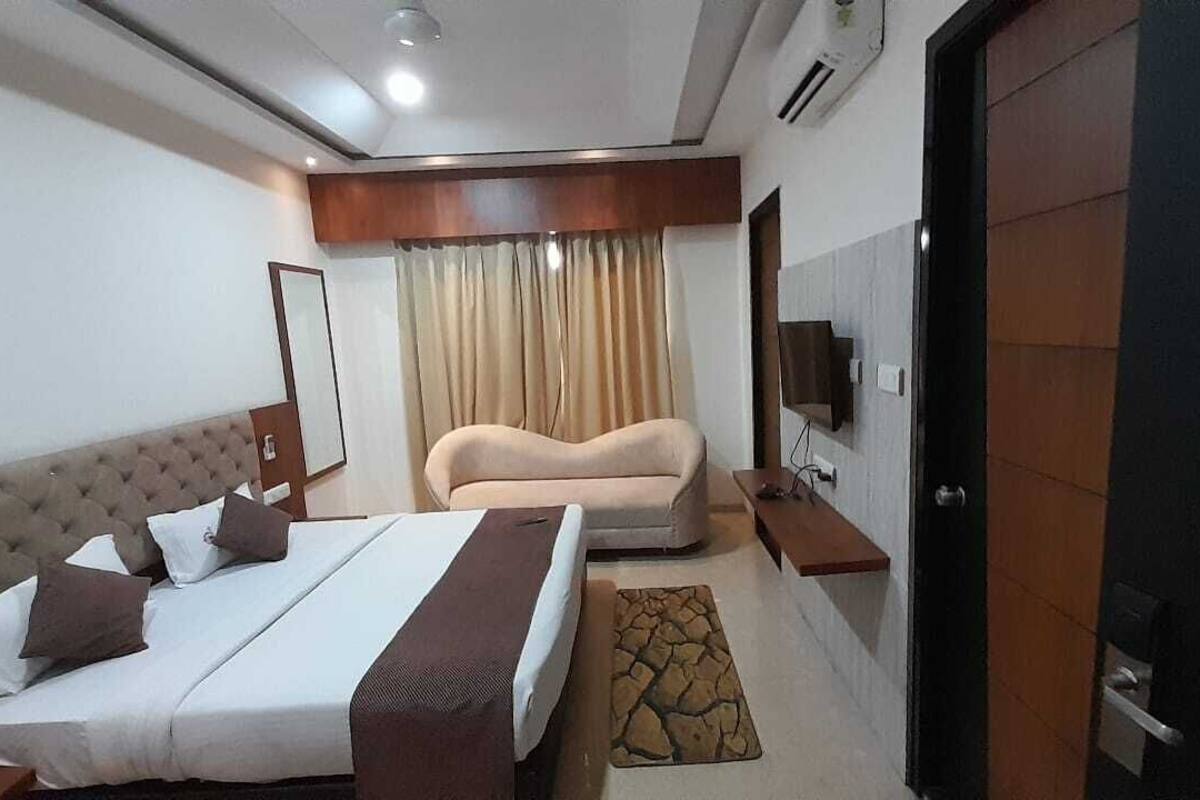 Deluxe-Dreibettzimmer | Zustellbetten, kostenloses WLAN, Bettwäsche