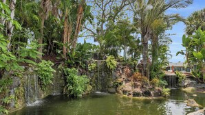 Unclassified image, 2 of 43, button - F-236 - Deluxe Condo With Resort Views & Sleeps 6 (Naples)