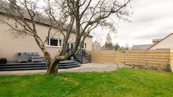 Deluxe Apartment, Non Smoking, Garden Area | Terrace/patio