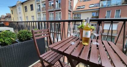 Spacious 3-bedroom apartment with WiFi, AC in wonderful Budapest