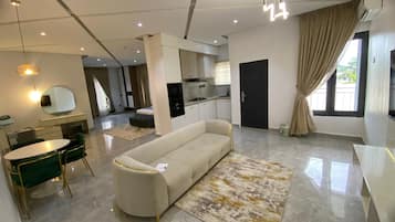 Televisión y impresora