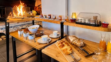 Tägliches kontinentales Frühstück gegen Gebühr
