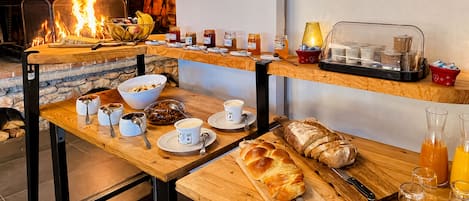 Daily continental breakfast for a fee