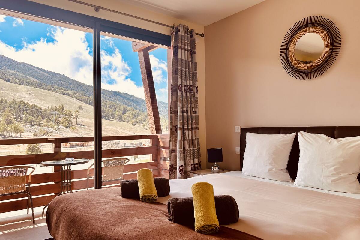 Standard Twin Room, Balcony, Mountain View | In-room safe, blackout curtains, soundproofing
