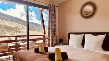Standard Twin Room, Balcony, Mountain View