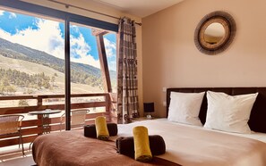 Standard Twin Room, Balcony, Mountain View | In-room safe, blackout drapes, soundproofing - Auberge Alpina (Greolieres)