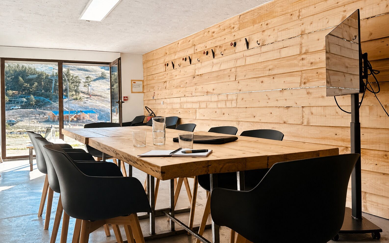 Meeting facility