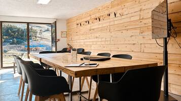 Meeting facility