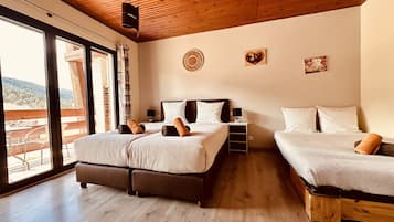 Familien-Vierbettzimmer, Balkon, Bergblick