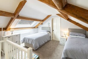 3 soverom, skrivebord, wi-fi og sengetøy