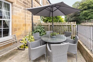 Outdoor dining - Host & Stay | Arundel Cottage (Whitby)
