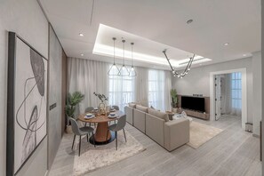 Flat-screen TV - Mabaat - Al Nuzhah - 561 (Riyadh)