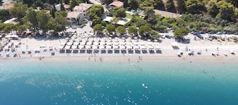 Sea & Mountain Horizon by Myrto