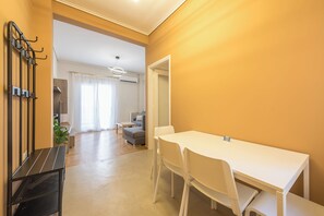 Repas dans la chambre