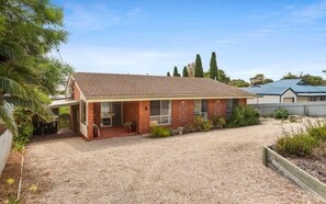 Exterior - Ratties Residence 6 Carnegie St, Port Ellliot (Port Elliot)