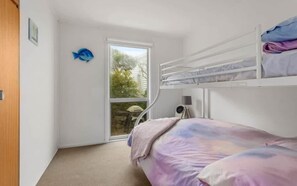 3 bedrooms - Beachy 62 Ocean Parade, Middleton (Middleton)