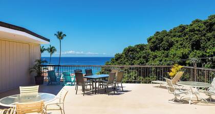 Kona Plaza#411 Top Floor In Heart of Kona Town, Ac & Elevators!