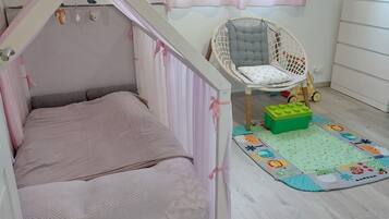 4 Schlafzimmer, Bügeleisen/Bügelbrett, WLAN